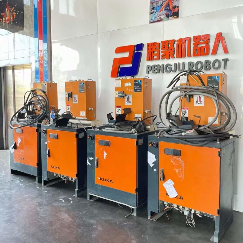 KUKA KR210 R3100 Endüstriyel Robot 6 Eksenli Robot Kolu 210kg Faydalı Yük ve 0.06mm Tekrarlanabilirlik