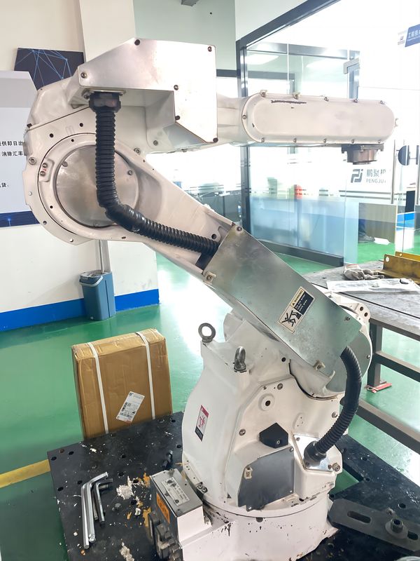 XRC Kullanılmış Robotik Kol Faydalı Yük 20kg Yaskawa CR20 Temiz Oda Robotu, Malzeme İşleme Robotu, Al ve Yer Robotu