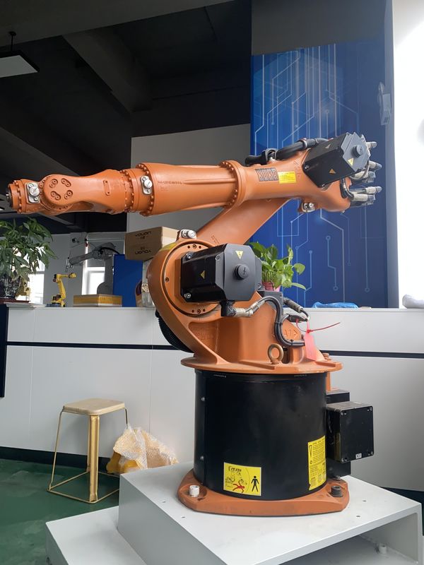 Kullanılmış KUKA KR240 endüstriyel PLC Temel Bileşenleri ve DeviceNet İletişim Protokolü ile Özel Palet Robotu