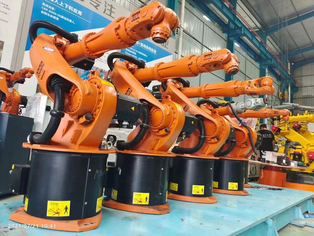 KR16L6 6kg Faydalı Yük 6 Eksenli Robot XP Kontrol Kabineti Yer/Tavan Montajı Eğik Köşeli Yay Kaynak Montajı MIG