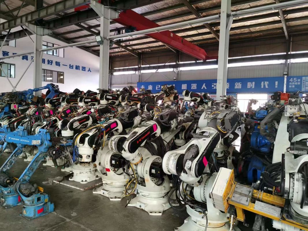 2650 mm'lik erişim ve gelişmiş ES200D teknolojisiyle 200 kg'lık yararlı yüklü nokta kaynaklı robot Şimdi eylem yapın! Yaskawa ES200D - Saldırmadan frezeye kadar kesintisiz endüstriyel uygulamalar için tüm içi bir çözüm