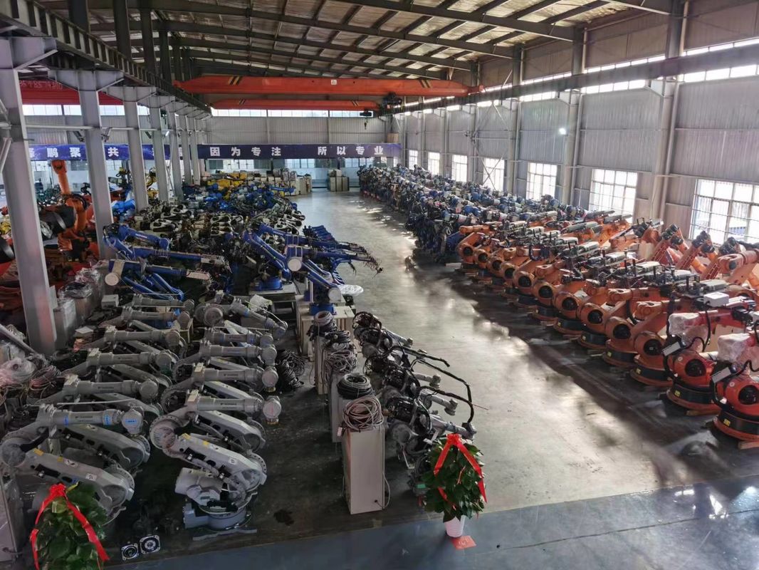 Otomatik Servo Nokta Kaynak Robotu Kol Manipülatörü MIG TIG Robotu Yaskawa ES200D 2650mm Erişim