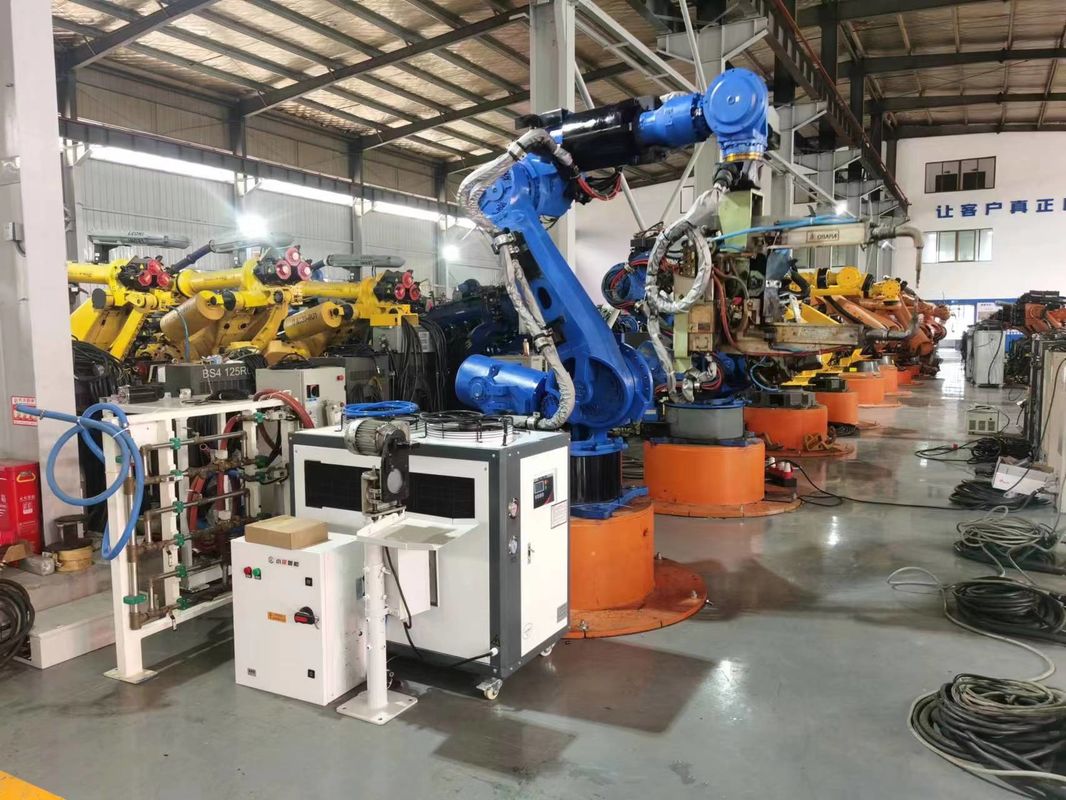 Yasakawa ES200 Otomotiv, Havacılık, Demiryolu, Metal Mobilya, Elektronik için Kol Noktası kaynak Robotu