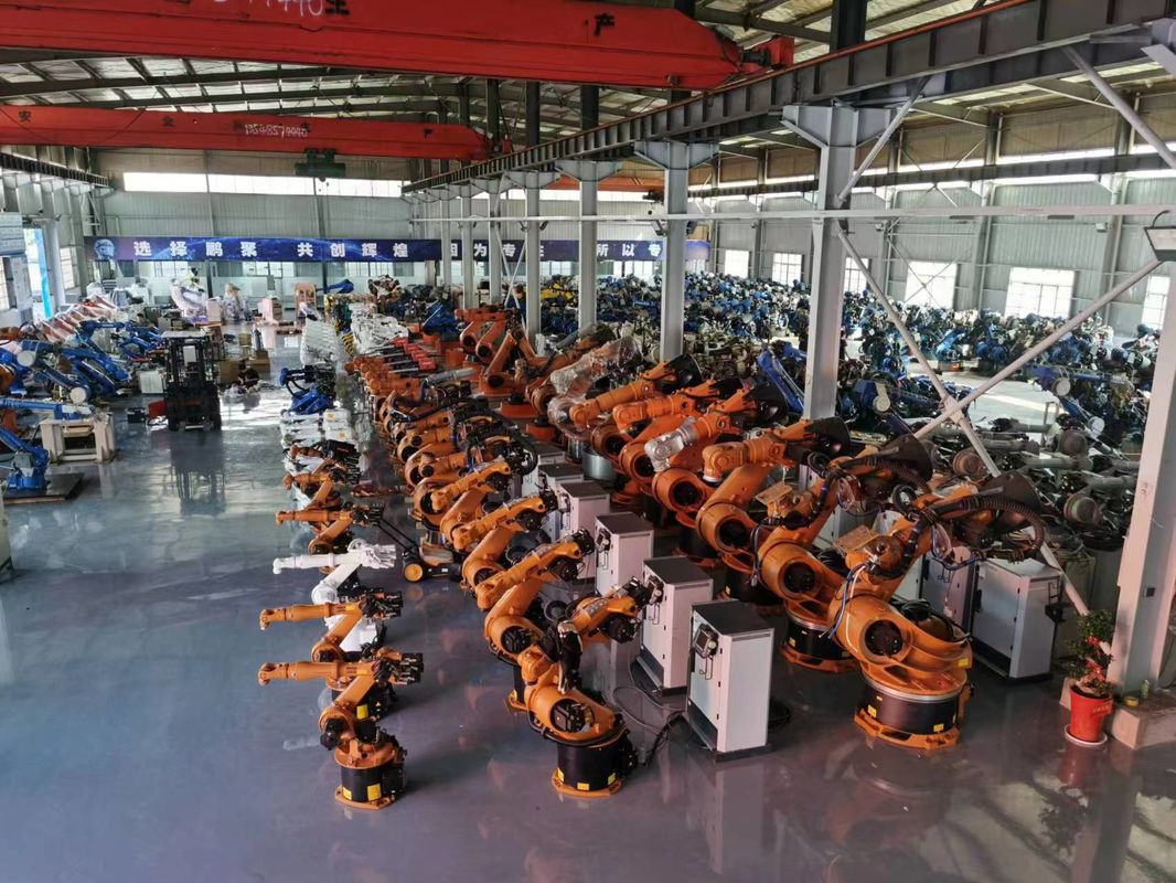 2650 mm'lik erişim ve gelişmiş ES200D teknolojisiyle 200 kg'lık yararlı yüklü nokta kaynaklı robot Şimdi eylem yapın! Yaskawa ES200D - Saldırmadan frezeye kadar kesintisiz endüstriyel uygulamalar için tüm içi bir çözüm