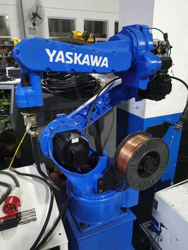 Endüstriyel Kaynak MA1400 Yaskawa Kullanılmış Robotik Kol 3 kg yararlı yükle 6 Eksenli Kontrol Kabinesi