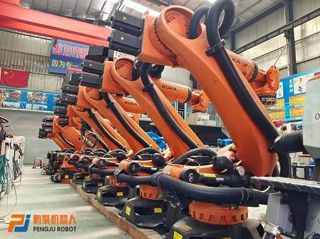 ± 0.06 mm Tekrarlanabilirlik Hızlı ve hassas üretim otomasyonu endüstriyel robot çözümü yayı için C4 Enjeksiyon Robot Kol