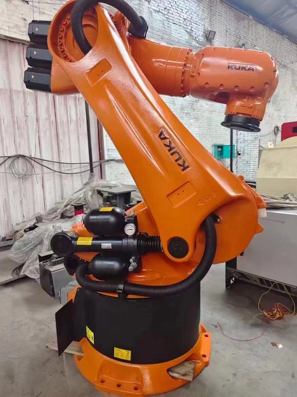 Kullanılmış KUKA robotları KR360-3 ve KRC4 denetleyici ile üretiminizi en üst düzeye çıkarın ARC parça yükleme ve boşaltma kesme robotunun kaynak montajı