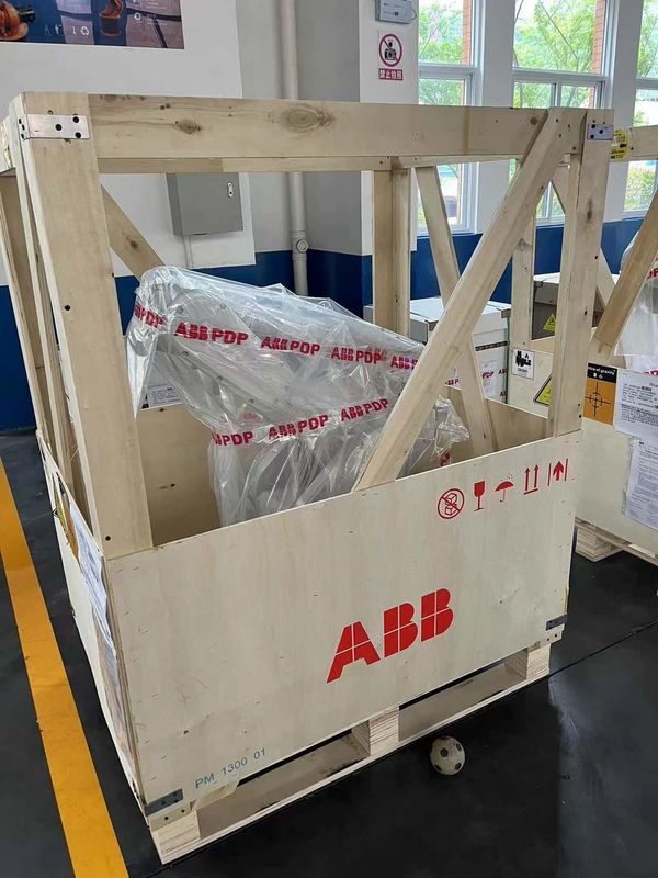Yeni ABB IRB 2600 M2004 20/12 -1.65/1.85 20kg Yay kaynak, Basıncılık, Parçaların yüklenmesi ve boşaltılması, İşleme