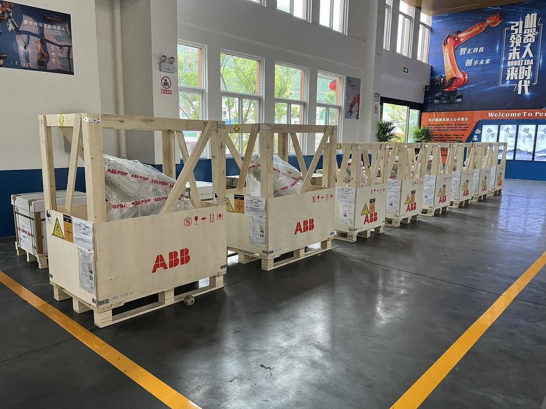 Yeni ABB IRB 2600 M2004 20/12 -1.65/1.85 20kg Yay kaynak, Basıncılık, Parçaların yüklenmesi ve boşaltılması, İşleme