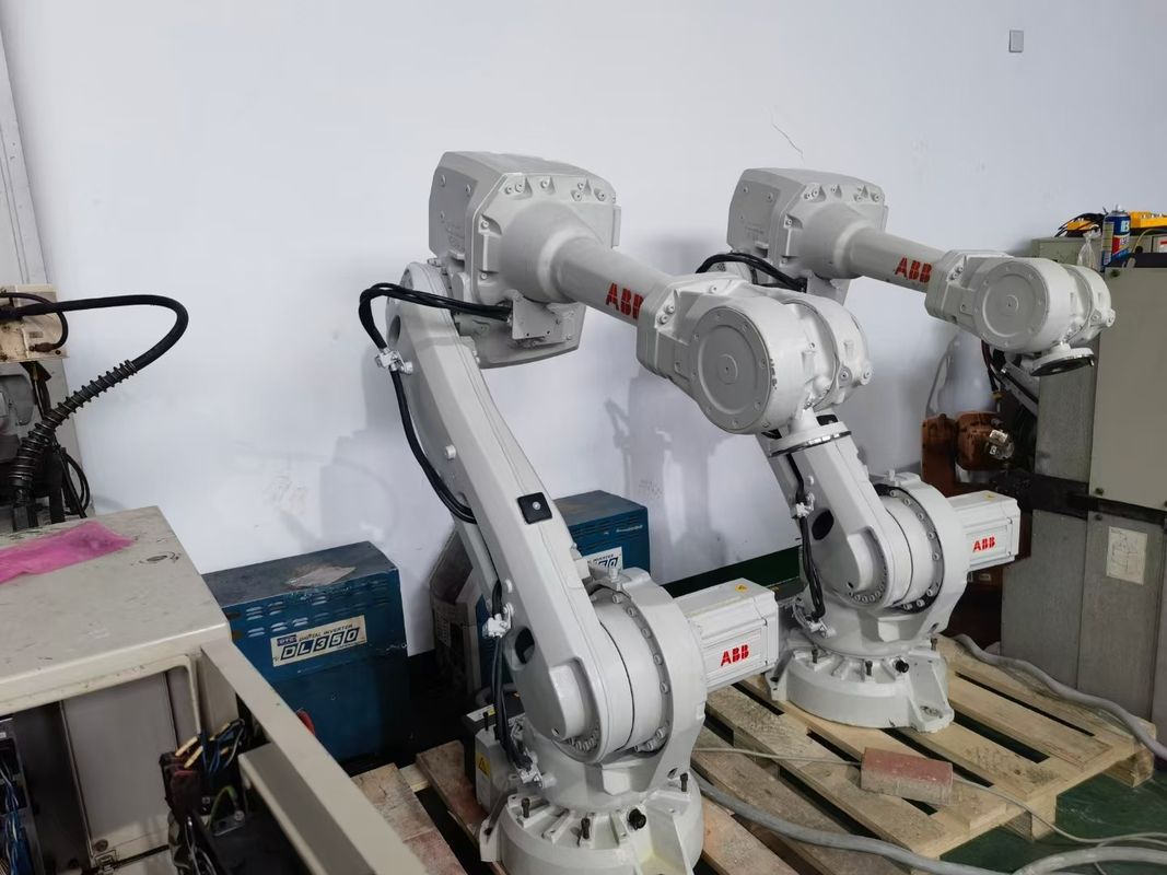 ABB IRB 4600-60/2.05 2050mm Aralık Orta Uygulanabilir Yük Robotu Otomatik Makine Eğimi ve Malzeme İşleme