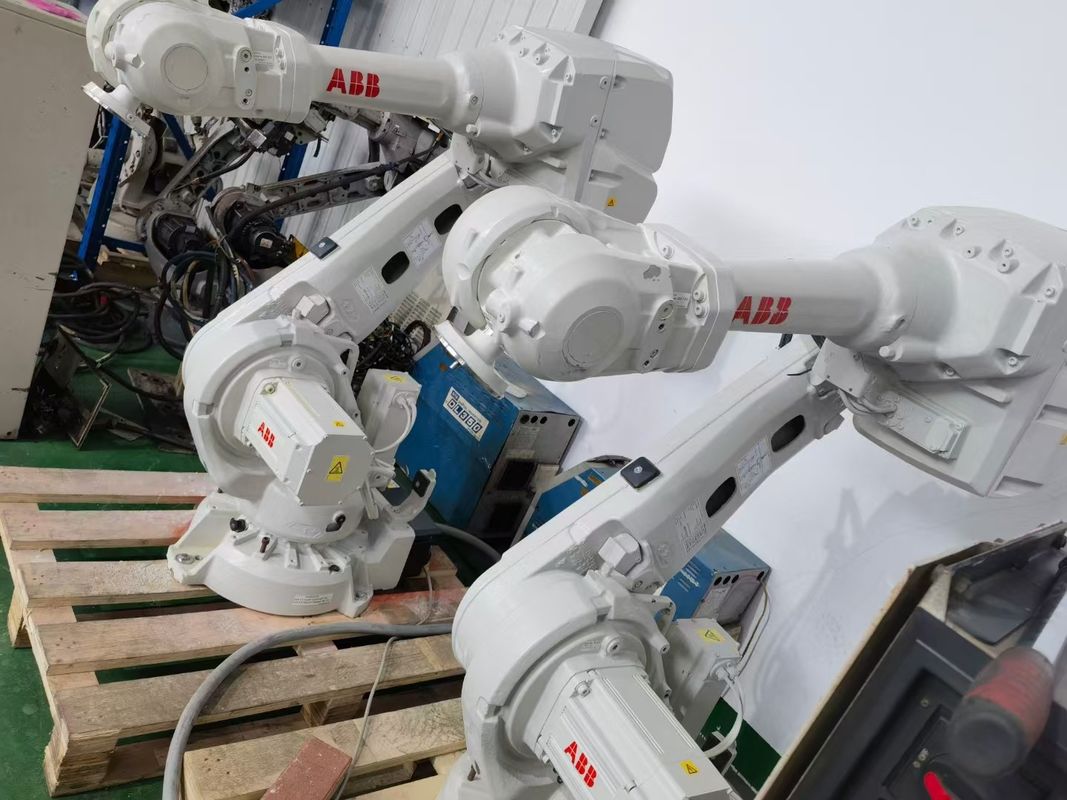 ABB IRB 4600 2050mm menzilli ve mekanik tahrik modlu 60 cam lif kesme robotu