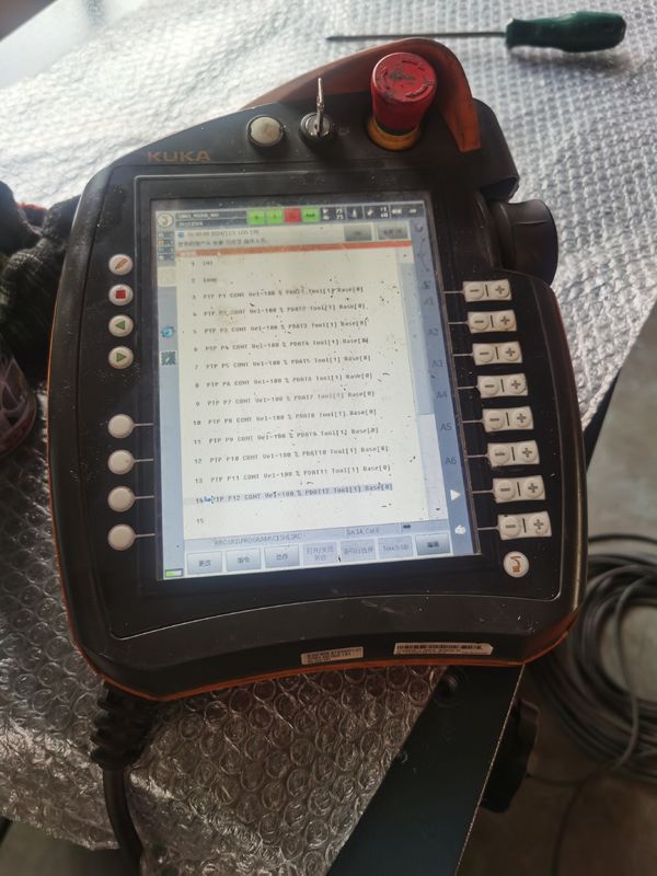 Kuka Yazılımı Kullanılır KUKA KR240 R2900 Ultra Robotlar IP 65 Güvenlik ±0.1 mm Tekrarlanabilirlik ve Daha Fazla Yüksek Standartlar İçin 240kg Faydalı Yük 2900mm Erişim