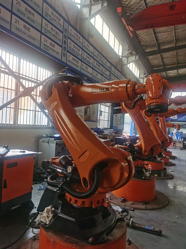 Kuka Yazılımı Kullanılır KUKA KR240 R2900 Ultra Robotlar IP 65 Güvenlik ±0.1 mm Tekrarlanabilirlik ve Daha Fazla Yüksek Standartlar İçin 240kg Faydalı Yük 2900mm Erişim