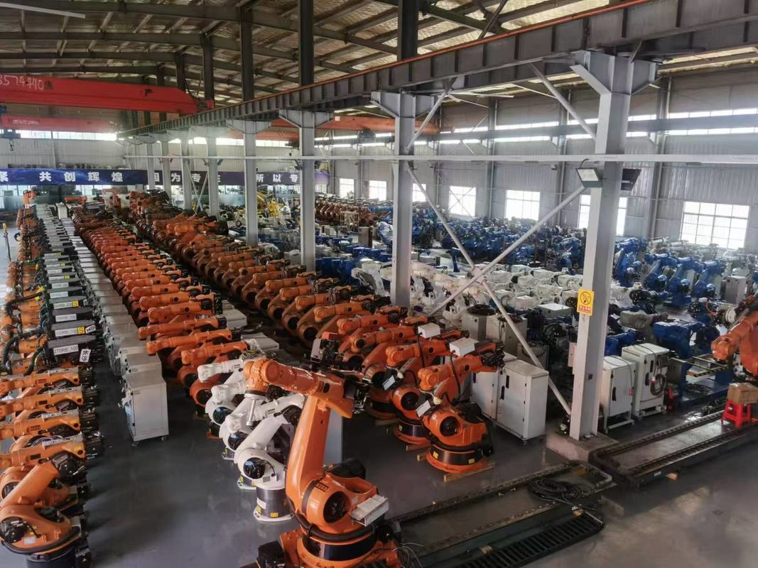 Hız 2.5 M/s Kullanılmış KUKA Robotları Çalışma Menzilini Sunar 1611mm 1911mm Turuncu Otomatik Malzeme İşleme Sistemleri için İdeal