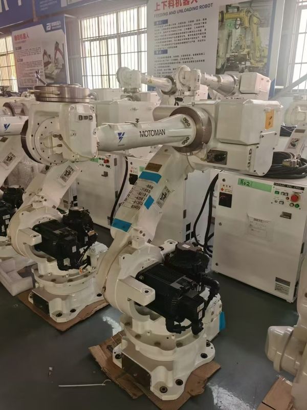 2061mm Reach CR50 XRC 50kg Faydalı Yük Motoman Yay Kaynak Robotu Basın Tending ve parça yükleme / boşaltma için