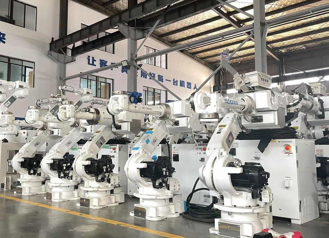 2061mm Reach CR50 XRC 50kg Faydalı Yük Motoman Yay Kaynak Robotu Basın Tending ve parça yükleme / boşaltma için