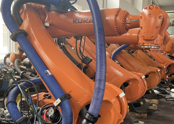 Tekrarlanabilirliği ±0.1 mm'lik Yer Montajı Yükleme Robotu Performansı KUKA KR210 2700mm Ultra Uzun Uçuşlu, Endüstriyel Uygulamalara Tamamiyle Uyumlu Etkin Döşeme ve Kusursuz Pelletizing