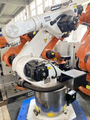 KUKA KR60 HA-CR Temiz Tahta Paletleme Robotu