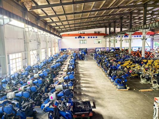 Yüksek Faydalı Yüklü Nokta Kaynak Robotu ES200D Ağır Görevli Görevler İçin Nihai Çözüm Acele edin! Yaskawa ES200D - Tek Makinede Kesin Nokta Kaynak ve Pürüzsüz Yükleme / Çıkartma