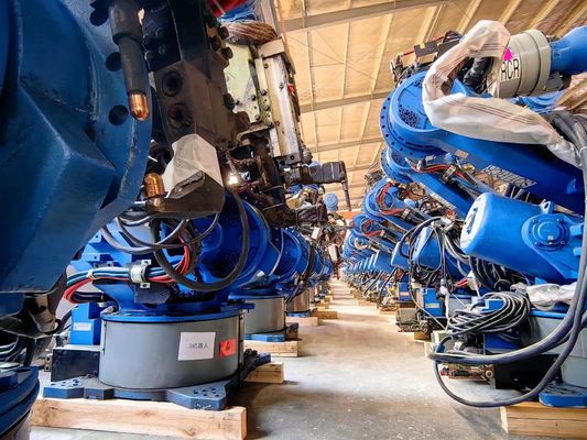 Hızlı ve Keskin ES200D Otomatik Pil Nokta Kaynak Makinesi Yaskawa ES200D Kaynak, Taşıma ve Pelletizasyon Robotu