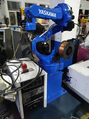 Endüstriyel Kaynak MA1400 Yaskawa Kullanılmış Robotik Kol 3 kg yararlı yükle 6 Eksenli Kontrol Kabinesi